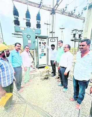 సబ్‌స్టేషన్‌లో బ్రేకర్‌ ప్రారంభం 
