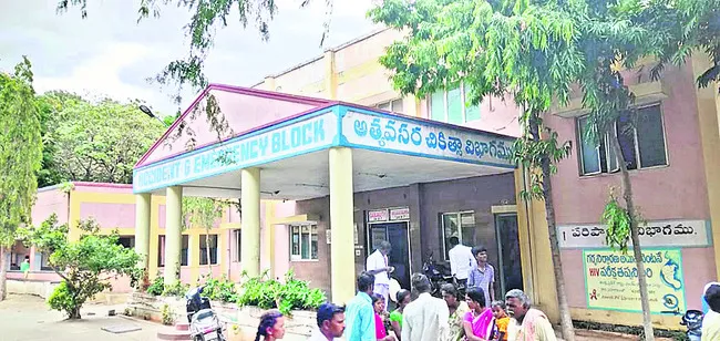 సమస్యలకు కేరాఫ్‌ కదిరి ఆస్పత్రి 