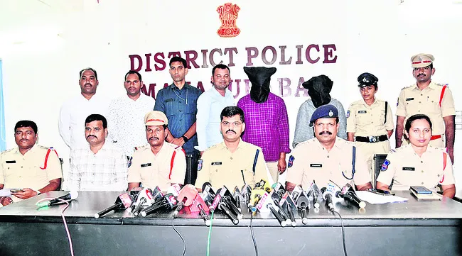 వివాహేతర సంబంధానికి అడ్డొస్తున్నాడని..