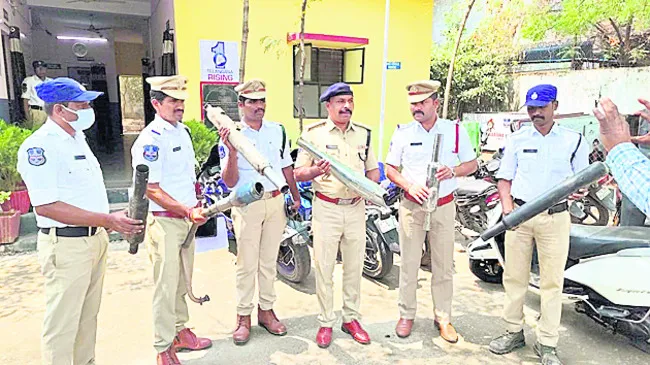 మాడిఫైడ్‌ సైలెన్సర్లు వద్దు
