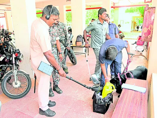 జిల్లా కోర్టుకు బాంబు బెదిరింపు