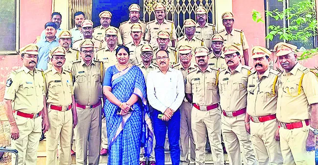 ఎకై ్సజ్‌లో 44 మందికి ఎస్‌ఐలుగా అడ్‌హాక్‌ పదోన్నతి 