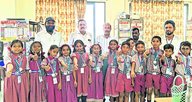 గురుకుల ఫలితాల్లో సత్తా చాటారు