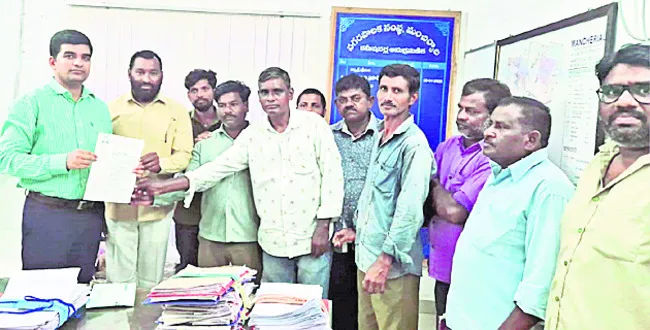 పని గంటలు తగ్గించాలి