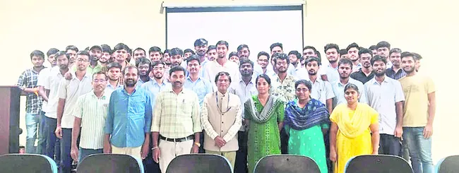 ట్రిపుల్‌ ఐటీలో పవర్‌ విజన్‌పై శిక్షణ 