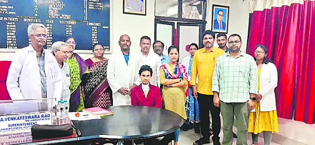 స్వర పేటిక తెగినా వైద్యులు ఊపిరి పోశారు.. 