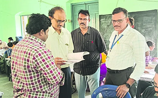 ‘పది’ స్పాట్‌ వాల్యూయేషన్‌ పరిశీలన 