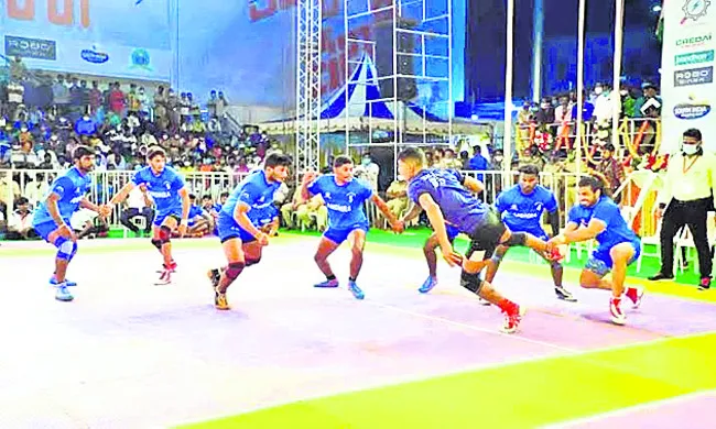 క్రీడా శిక్షకుల శిక్షణకు పిలుపు 