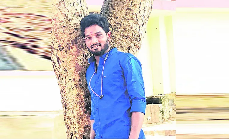One Man Ends Life Road Incdent At Kakinada