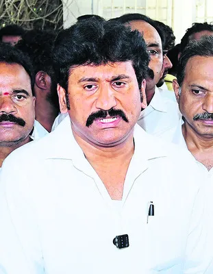 కేసులకు భయపడొద్దు 