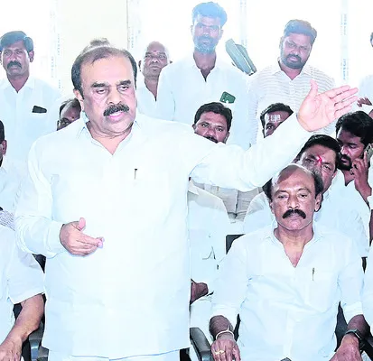 అరాచకాలు పేట్రేగిపోయాయి 