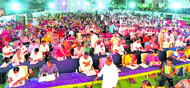 అలరిస్తూ.. ఆలోచింపజేస్తూ.. 
