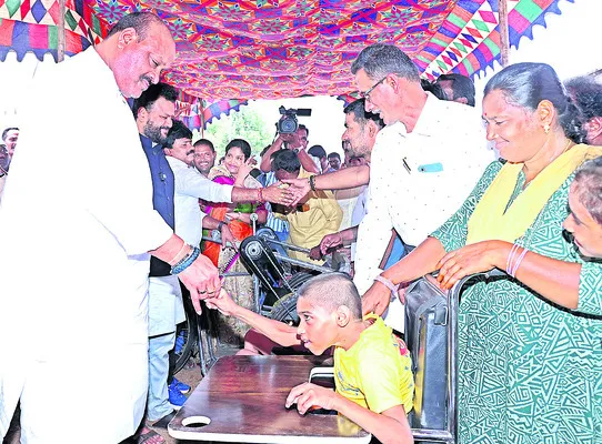 ప్రత్యేక అవసరాల పిల్లలకు ఉపకరణాలు 