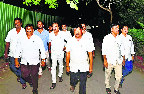 ప్రజలను రెచ్చగొట్టి పంపిస్తున్నారు 