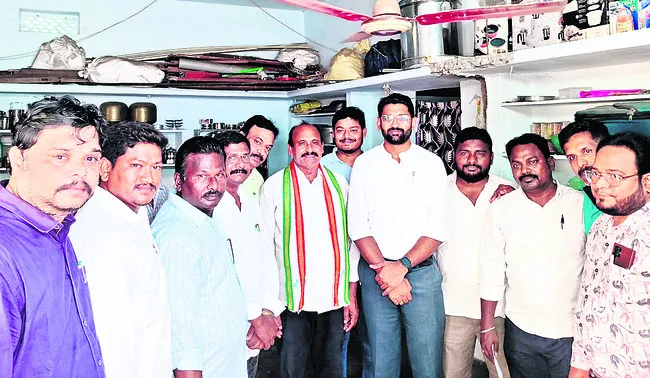 గిరిజనుడి ఇంట సీఎంకు భోజనం