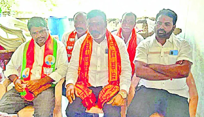 ఎమ్మెల్యే ఇంటిని ముట్టడిస్తాం 