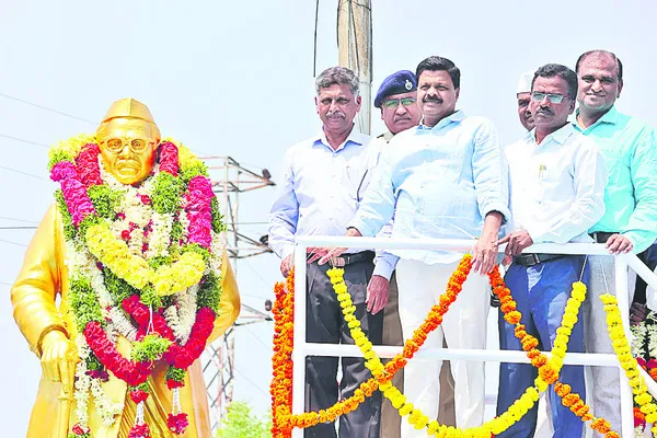 జగ్జీవన్‌రాంకు ఘన నివాళి 