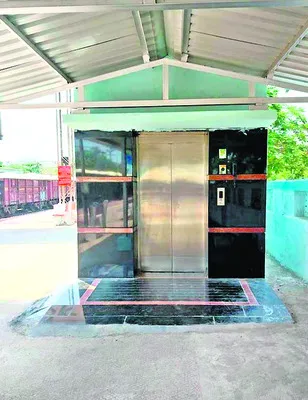 13 రైల్వే స్టేషన్లలో 28 లిఫ్ట్‌లు 