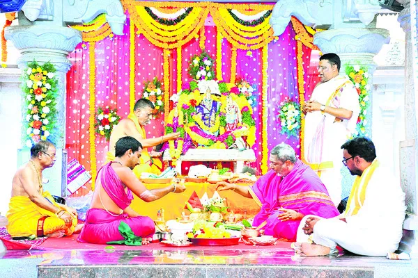 యాదగిరిగుట్టలో శ్రీరామనవమి వేడుకలు