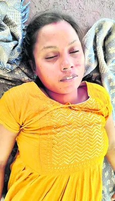 ఆర్థిక ఇబ్బందులతో వివాహిత ఆత్మహత్య