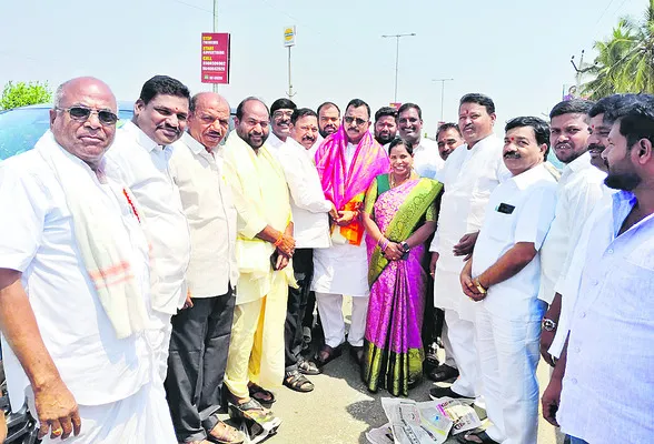 సంక్షేమ పథకాలను ప్రజల్లోకి తీసుకెళ్లాలి 