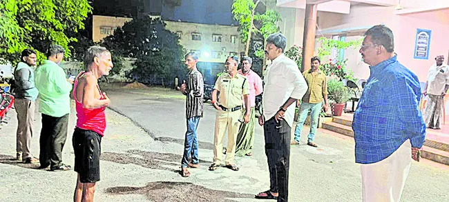 సాగర్‌ కాల్వలో దూకిన వృద్ధుడు 
