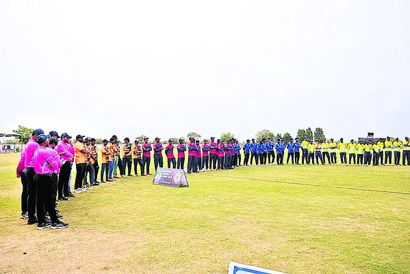 సింహపురి ప్రీమియర్‌ లీగ్‌ ప్రారంభం 