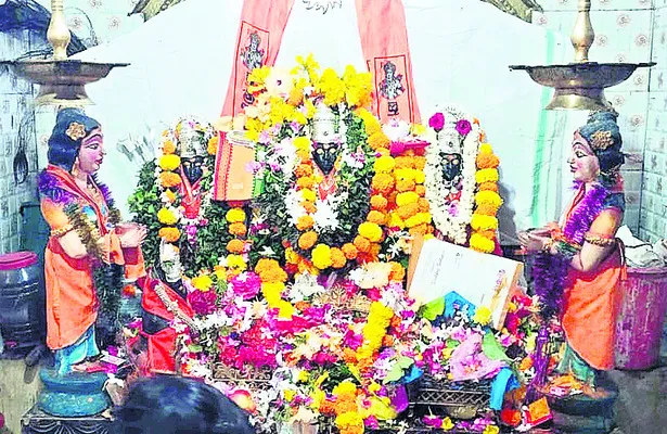సందడి