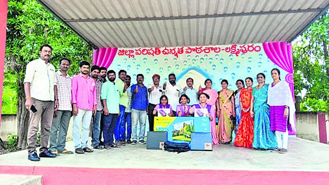 హ్యాకథాన్‌ పోటీల్లో లక్ష్మీపురం విద్యార్థుల సత్తా