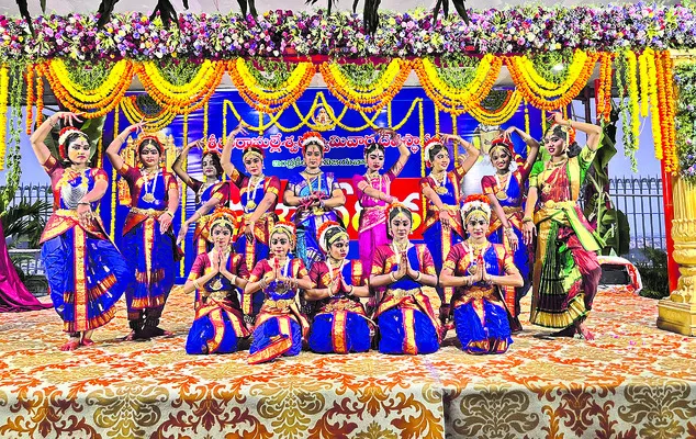 అలరించిన కూచిపూడి నృత్య ప్రదర్శన