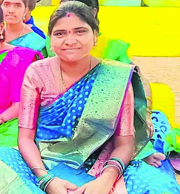 ఫుడ్‌ పాయిజన్‌తో మహిళ మృతి