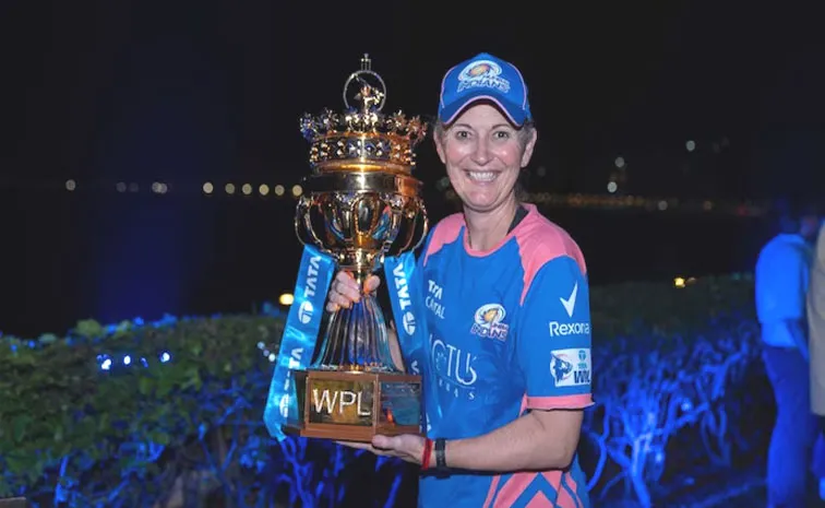 Mumbai Indians Women bid farewell to their coach as she joins the England Cricket Team