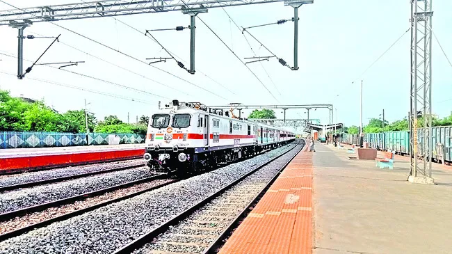 చర్లపల్లి–తిరుపతి మధ్య ప్రత్యేక రైలు 