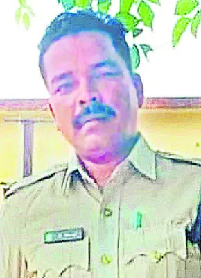 కుటుంబ కలహాలతో కానిస్టేబుల్‌ ఆత్మహత్య 