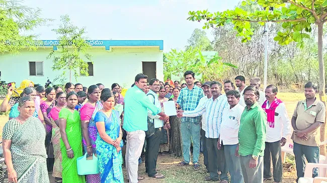 కాంట్రాక్టు కార్మికుడి మృతి 