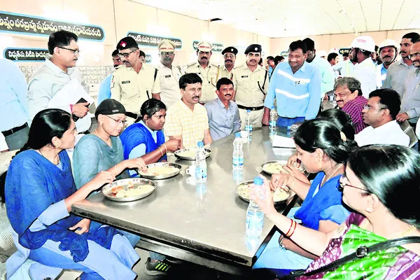 రోజుకు 8 గంటలు పనిచేయాలి