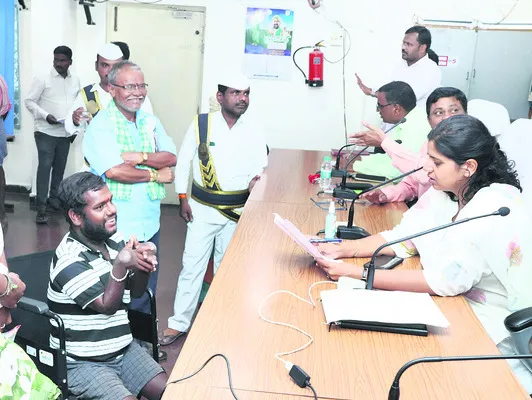 ప్రజావాణి ఫిర్యాదులను పరిష్కరించాలి