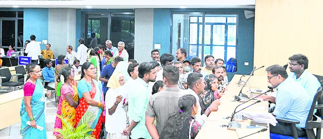ప్రజాసమస్యలు పరిష్కరించండి