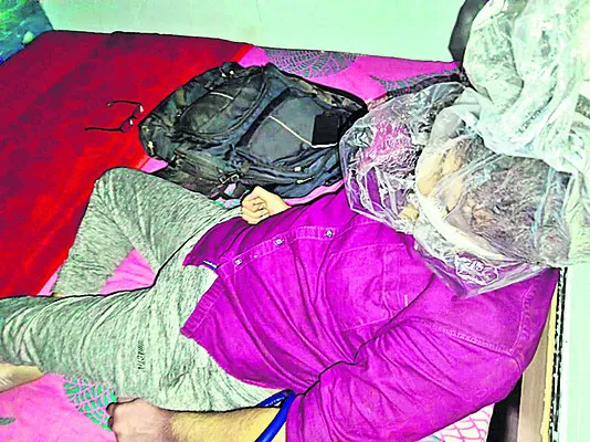 ఆర్థిక సమస్యలతో వ్యక్తి ఆత్మహత్య 