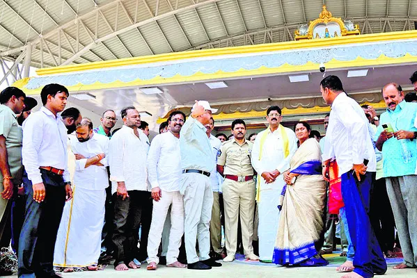 కోదండరాముడి కల్యాణోత్సవానికి చురుగ్గా ఏర్పాట్లు 