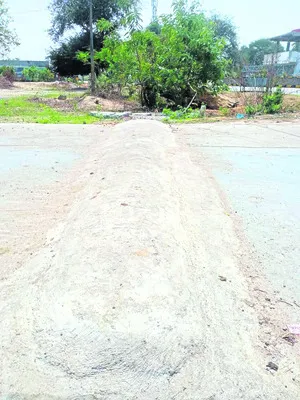 ● ప్రమాదకరంగా మారిన స్పీడ్‌ బ్రేకర్లు