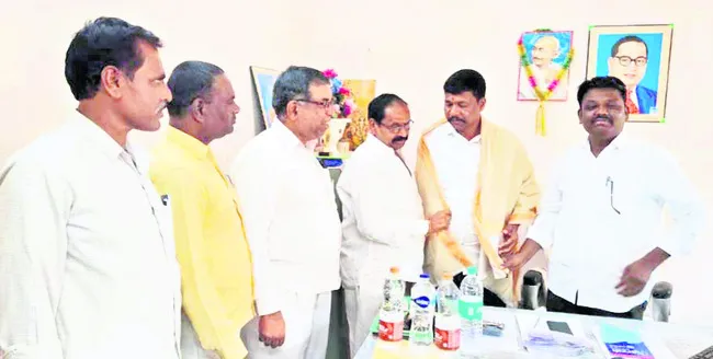 డీఆర్‌ డిపోలకు పూర్వ వైభవం తెస్తాం 