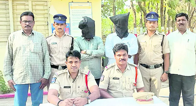 ఇద్దరు మట్కా నిర్వాహకుల అరెస్ట్‌