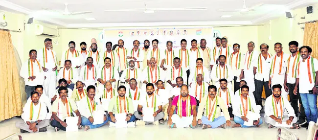 కాంగ్రెస్‌ కమిటీ సభ్యుల ప్రమాణ స్వీకారం 
