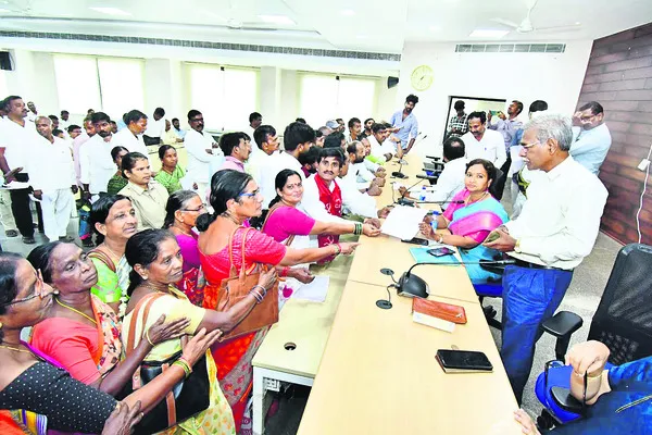 బెనిఫిట్స్‌ లేవు.. పెన్షన్‌ లేదు
