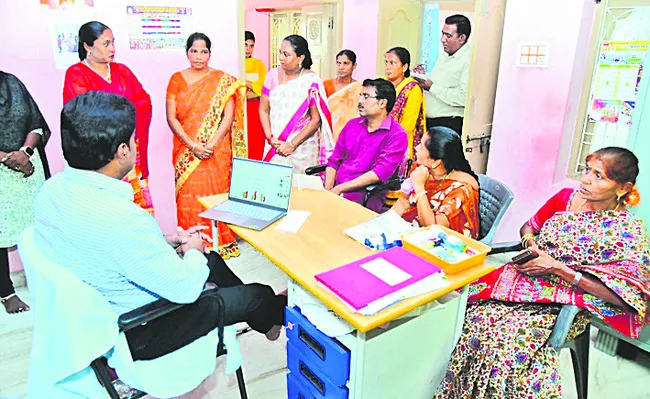 మహిళల హక్కులకు భంగం వాటిల్లితే కఠిన చర్యలు