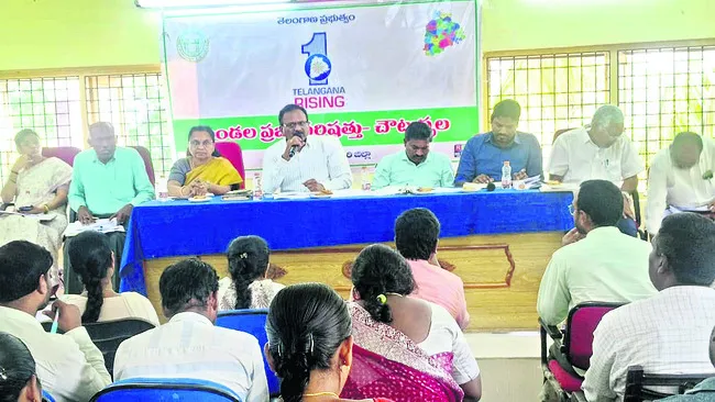 గ్రామాల్లో తాగునీటి ఎద్దడి లేకుండా చూడాలి 