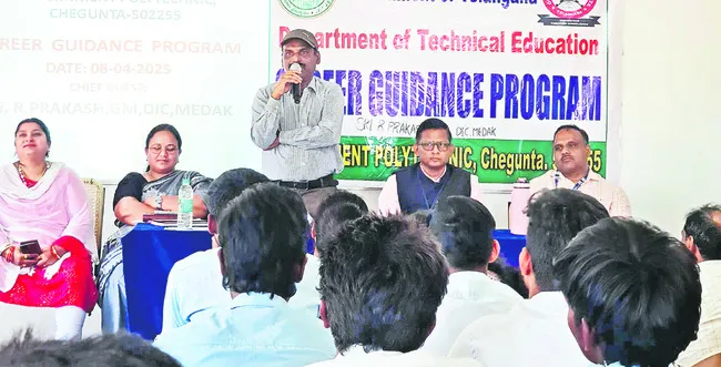 చిన్న తరహా పరిశ్రమలతో ఉపాధి