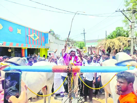 హోరా హోరీగా బండలాగుడు పోటీలు