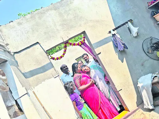 నష్టపోయిన రైతులను ప్రభుత్వం ఆదుకోవాలి